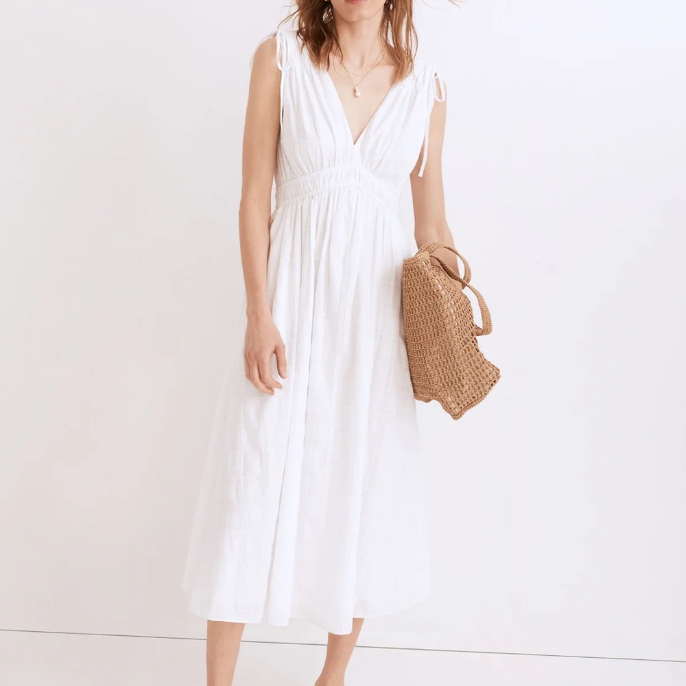 SZS-fit is SZM Madewell White Sleeveless Sundress. Pockets Lined Plunge Neckline
